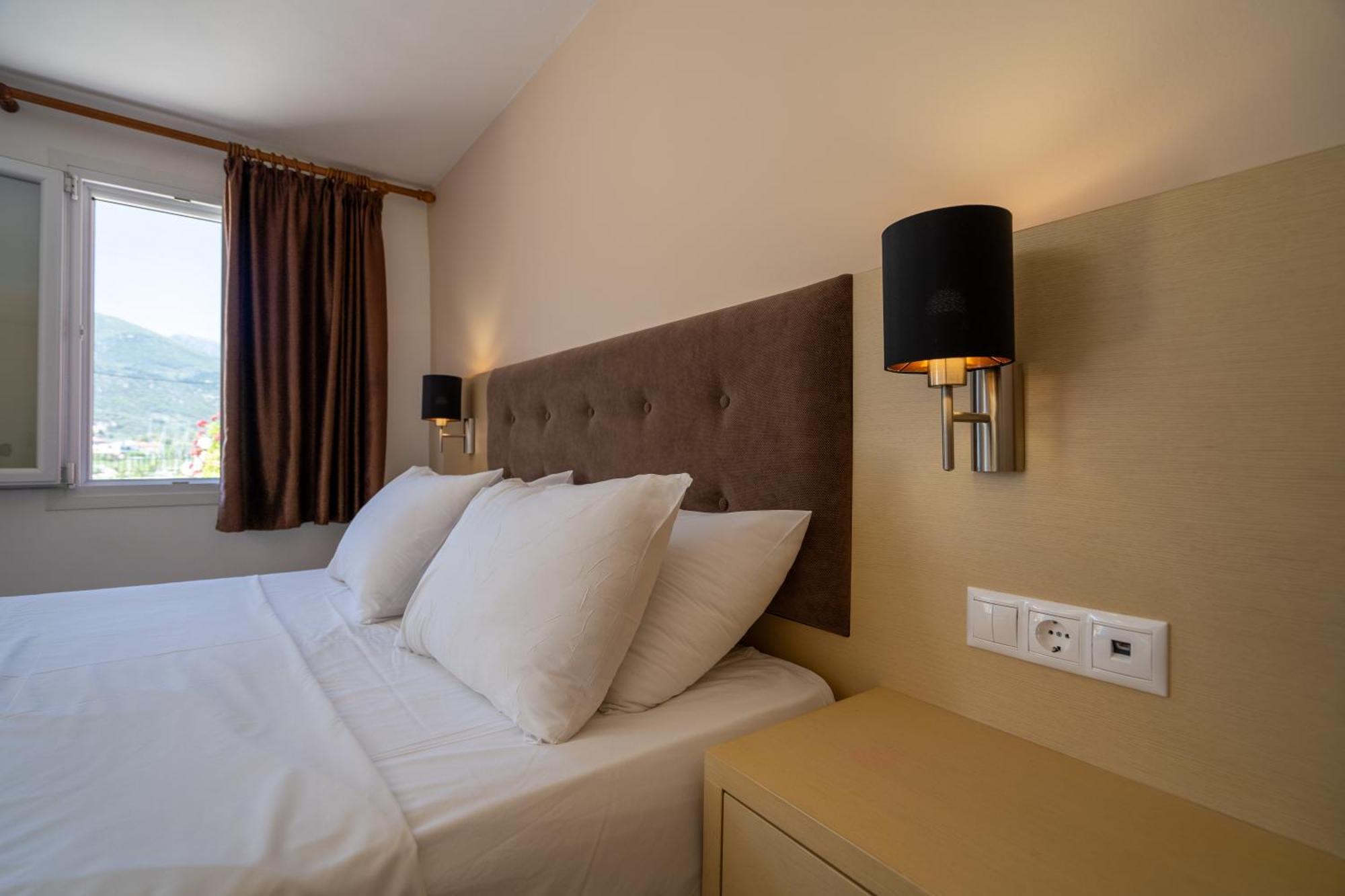 Vliho Bay Boutique Hotel Yénion 객실 사진