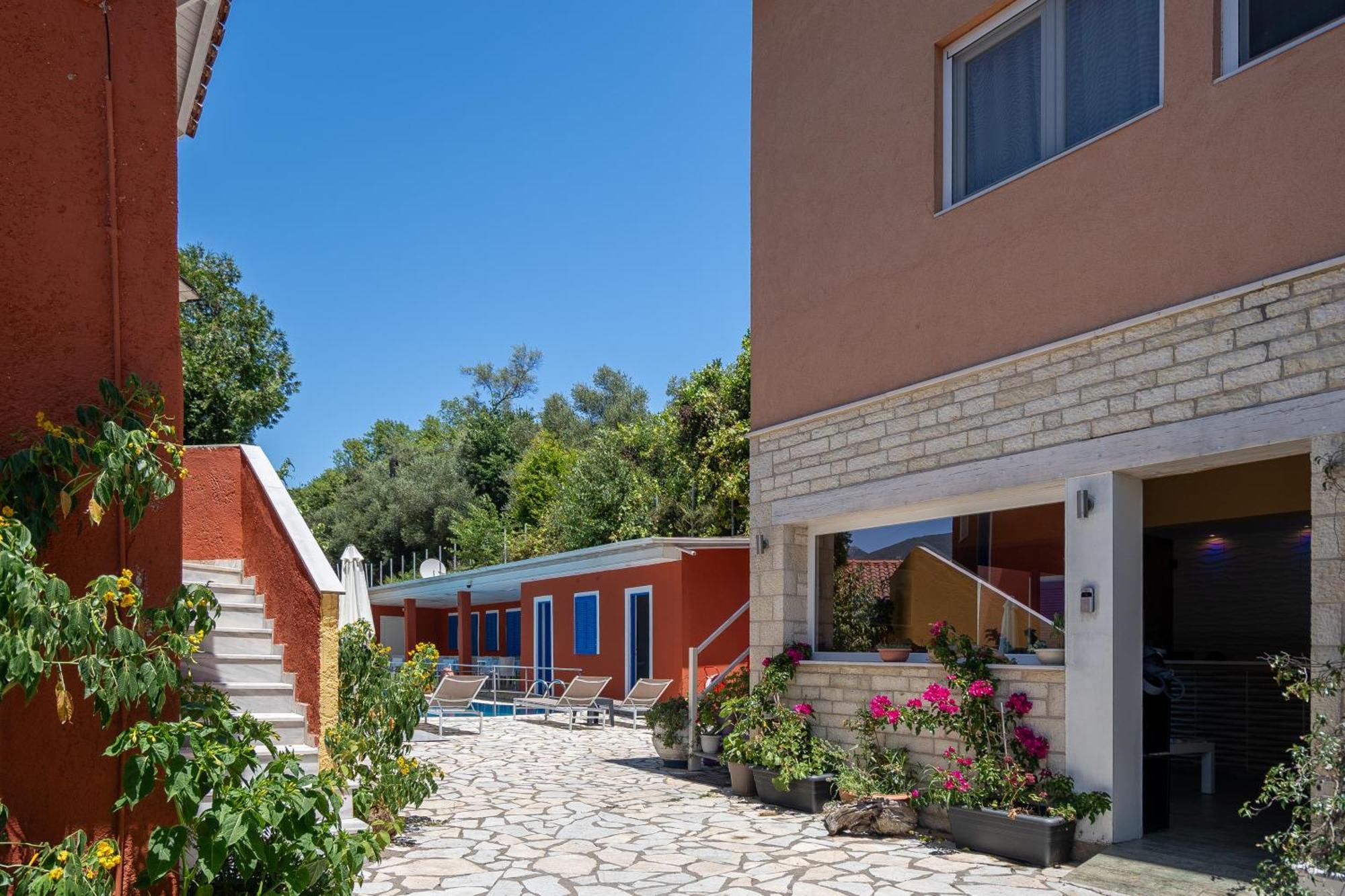 Vliho Bay Boutique Hotel Yénion 외부 사진