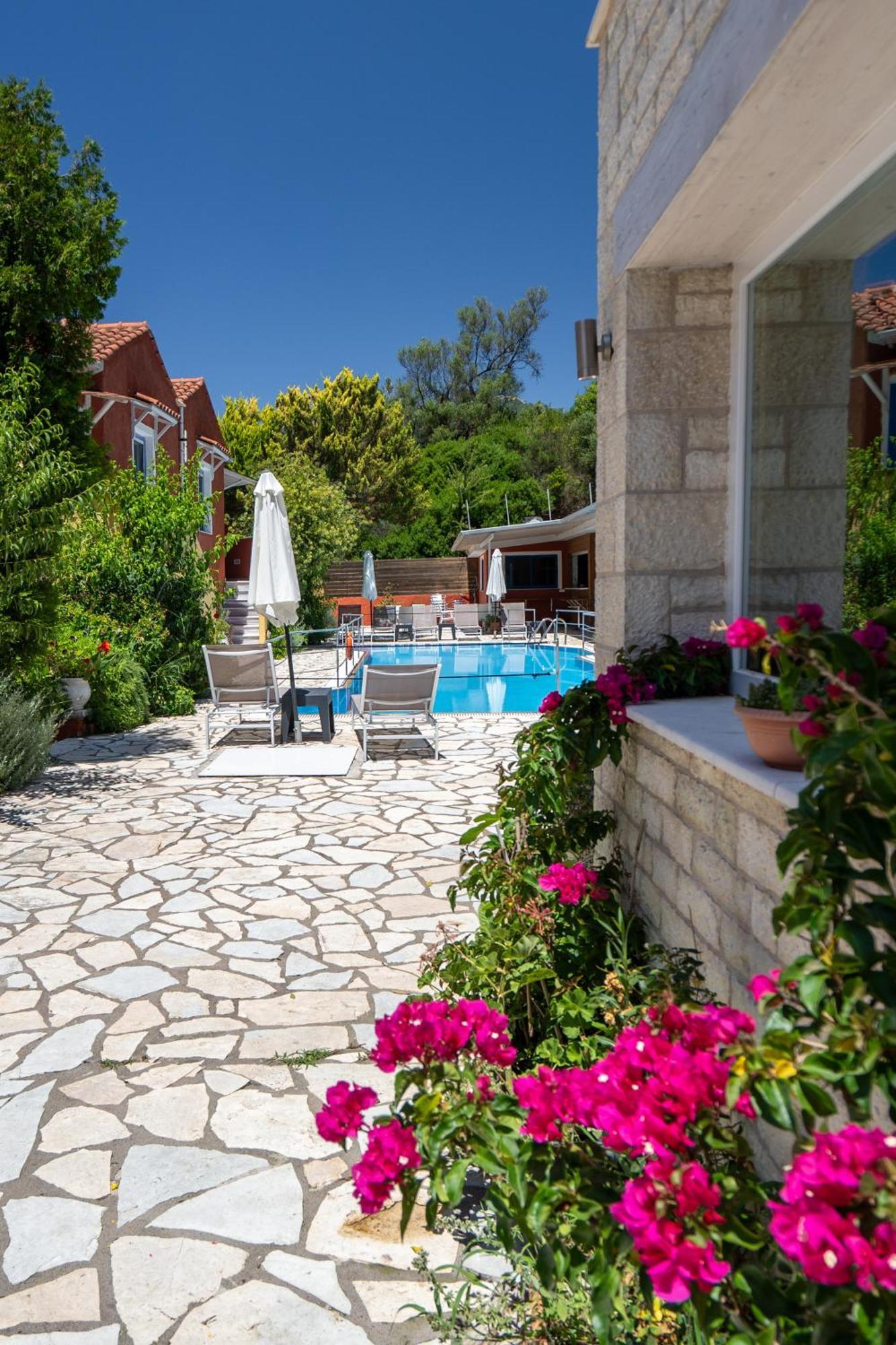 Vliho Bay Boutique Hotel Yénion 외부 사진